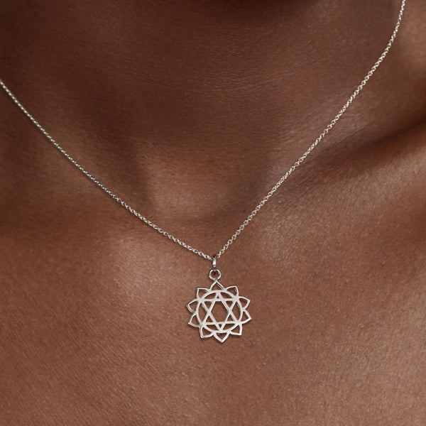 heart chakra silver pendant and 500mm adjustable chain necklace