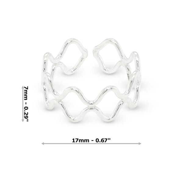 Silver toe ring with geometric design and measurements on a white background